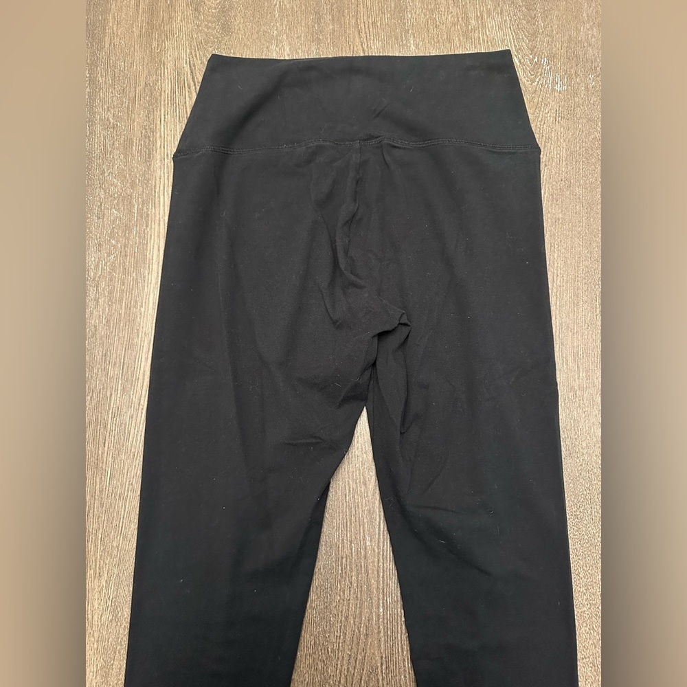 OFFLINE BY AERIE BLACK HI-RISE OG LEGGINGS - Size Large SKU:261 - Picture 4 of 5